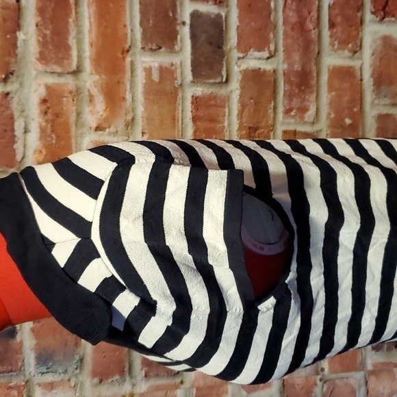 3 for $30 Nice black & White top by Kasper - Picture 3 of 6